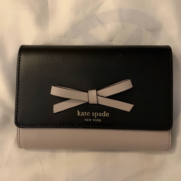kate spade Handbags - KATE SPADE Wallet - Never Been Used!!
